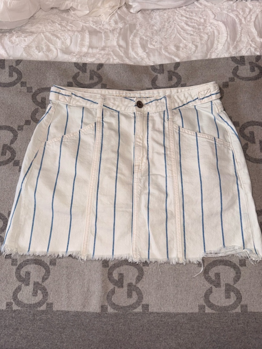 American Eagle White Mini Denim Skirt with Blue Pinstripes - Picture 2 of 9